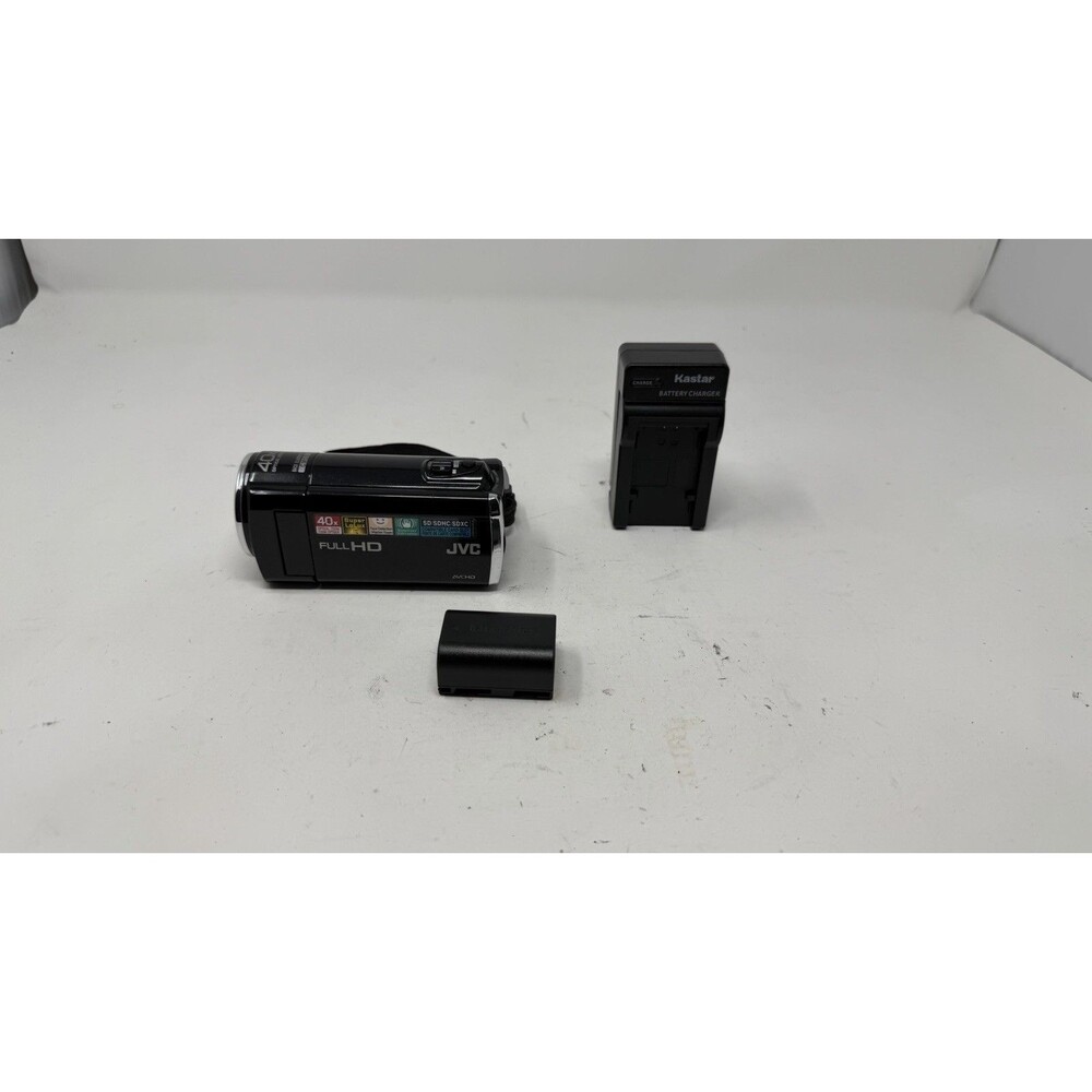 JVC Everio HD SD Camcorder GZ-HM40BU Battery + Charger - TESTED!